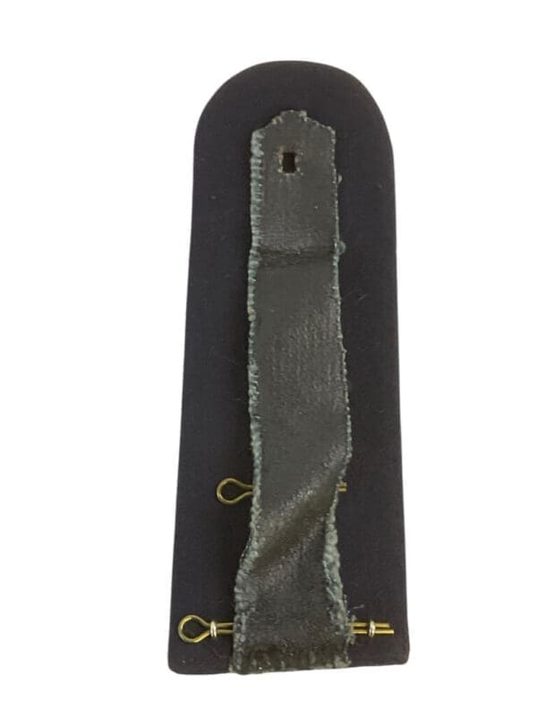 Canadian Forces RCAMC Lt/Col Patrols Shoulder Board Slip-On Single