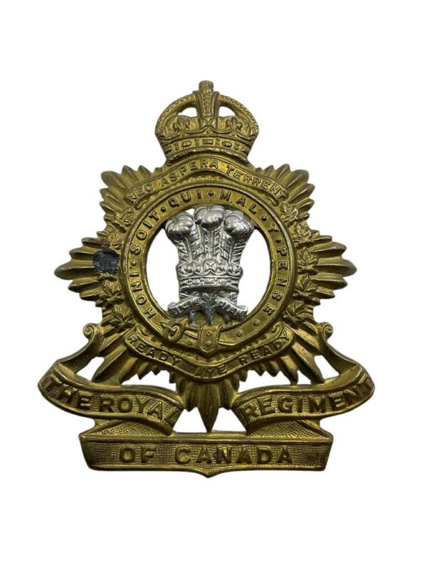 WW2 Canadian Royal Regiment of Canada Cap Badge