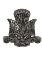 WW2 1st Canadian Parachute Battalion Bakelite Cap Badge with Pin
