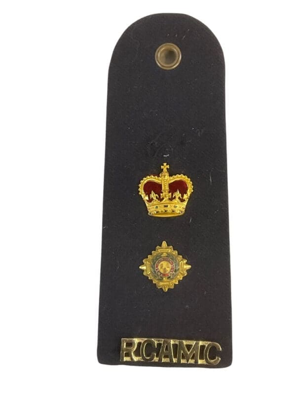 Canadian Forces RCAMC Lt/Col Patrols Shoulder Board Slip-On Single