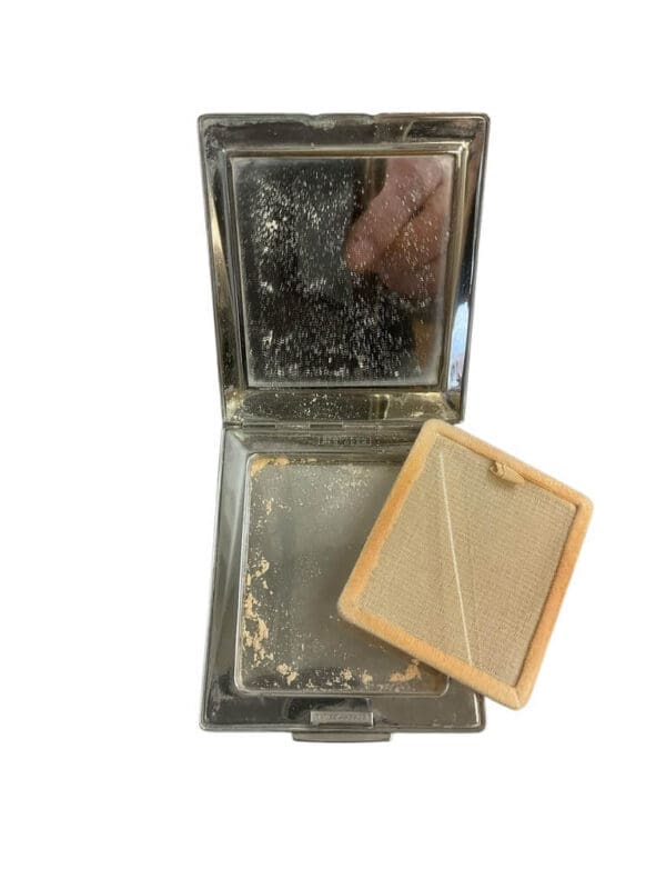 WW2 British RAF Ladies Makeup Compact