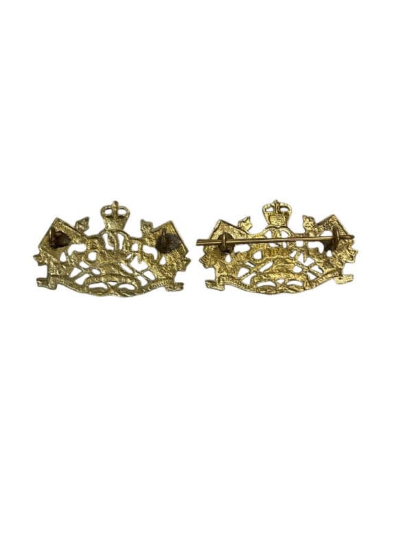 Royal Canadian Corps of Signals Collars Insignia Pair