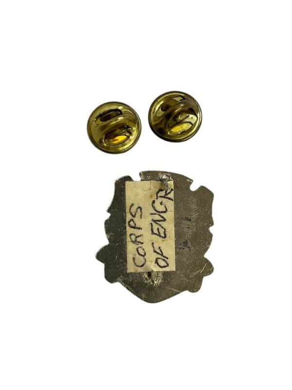US Army DUI Distinctive Uniform Insignia Army Engineers Corps Badge Pin