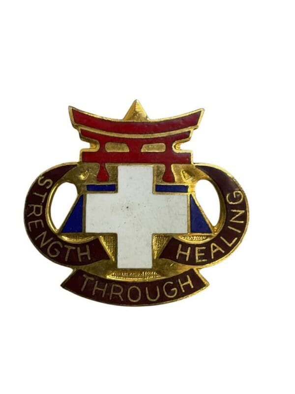 US Army DUI Distinctive Uniform Insignia 301 Combat Field Hospital Badge Pin