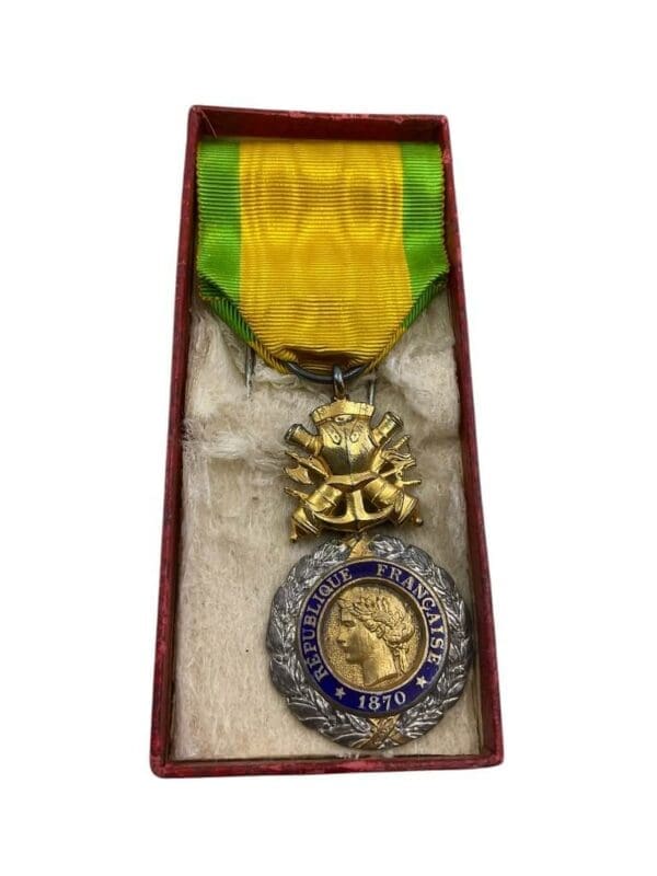 WW2 French Medaille Militaire Full Size Medal In Box (1)