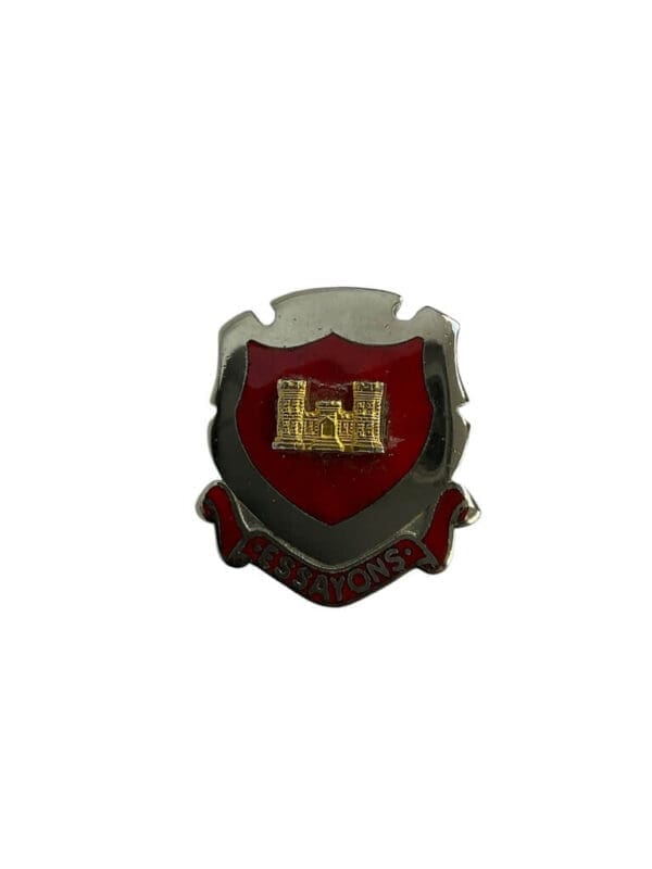 US Army DUI Distinctive Uniform Insignia Army Engineers Corps Badge Pin