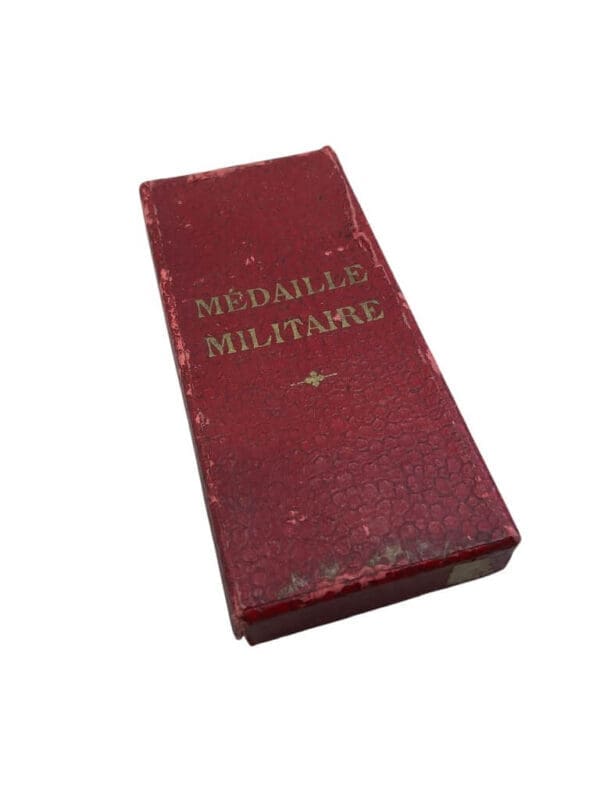 WW2 French Medaille Militaire Full Size Medal In Box (1)