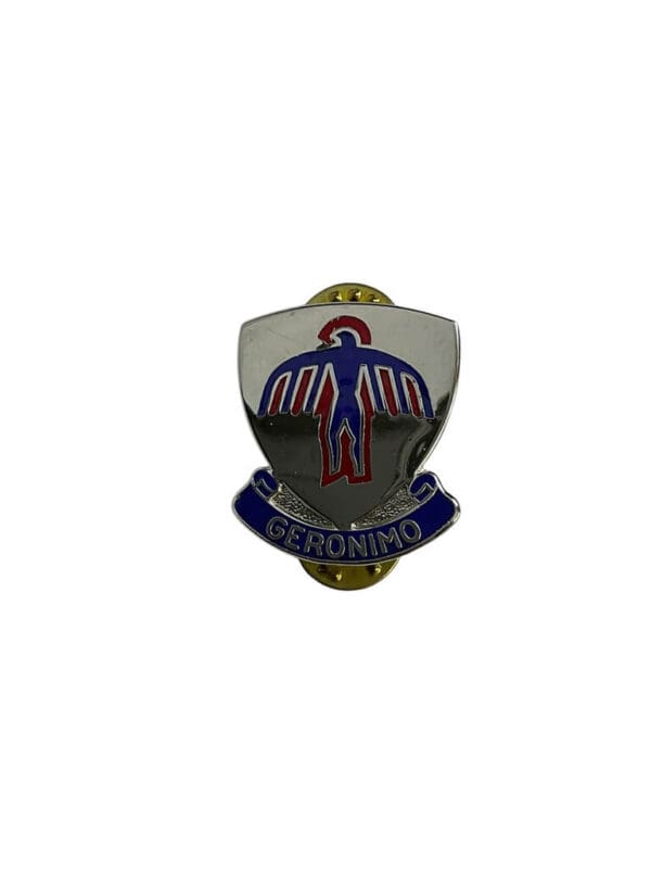 US Army DUI Distinctive Uniform Insignia 501st Airborne Infantry Regiment Badge Pin