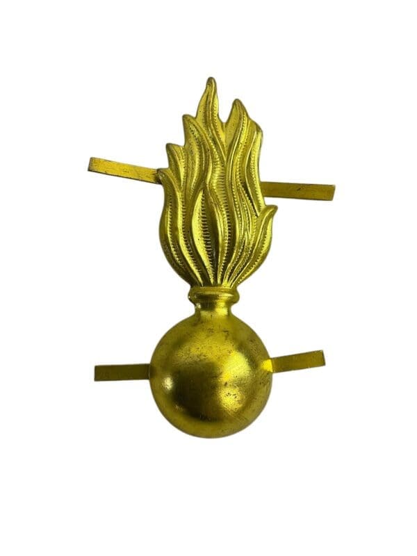 WW2 Italian Army Colonial Grenadiers Tropical Pith Helmet Cap Badge