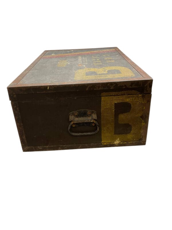 WW2 Canadian RCEME Named Barracks Box