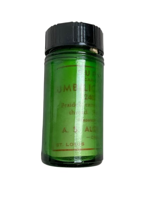 US A.S Aloe Company Super X Carbolized Umbilical Tape 240 Inches In Emerald Green Apothecary Bottle