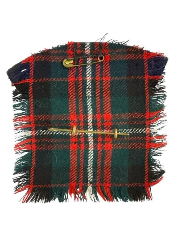 WW2 Canadian Stormont Dundas and Glengarry Highlanders Cap Badge, Tartan and Shoulder Title