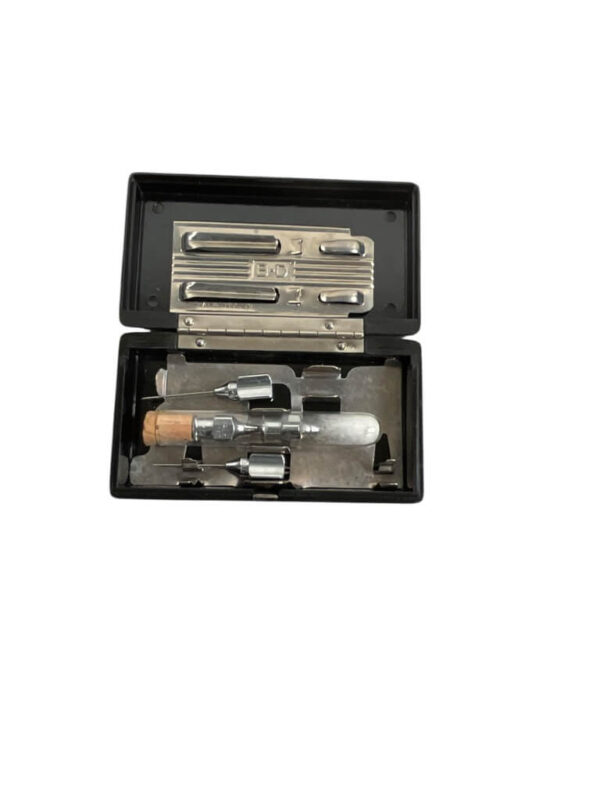 US B-D Products of Leather No X4680 Nurses Case With Contents In Original Packaging