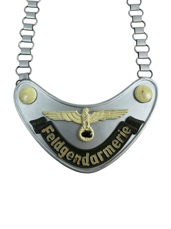 WW2 German Feldgendarmerie Chained Dog Gorget